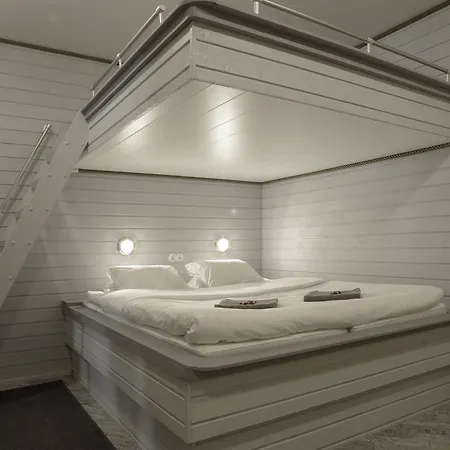 Πανσιόν Seaview & 4*